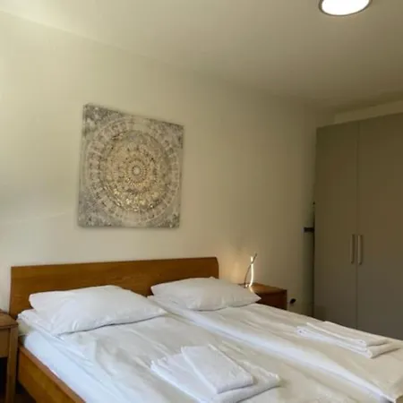 Beautiful, Quite And Very 2 Bedroom Flat * Zúrich