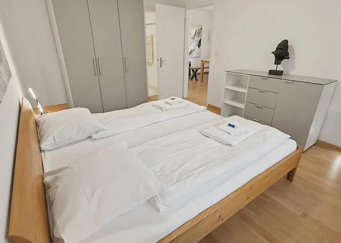 Beautiful, Quite And Very 2 Bedroom Flat Zurigo