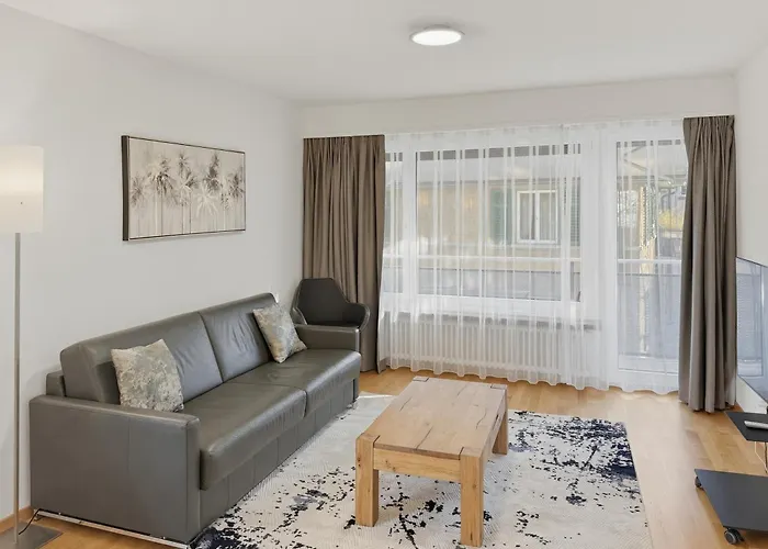 Beautiful, Quite And Very 2 Bedroom Flat *