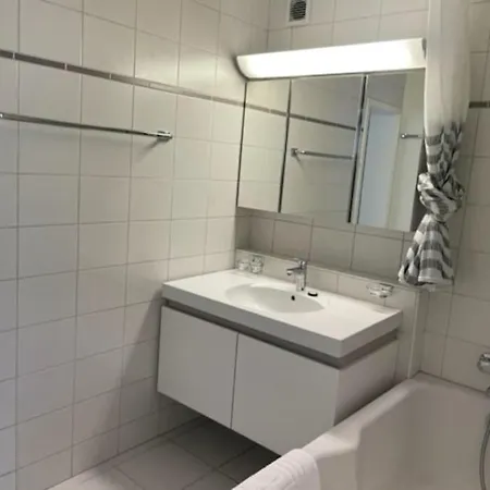 Beautiful, Quite And Very 2 Bedroom Flat *