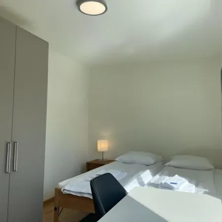 דירה Beautiful, Quite And Very 2 Bedroom Flat ציריך