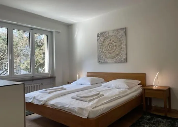 Daire Beautiful, Quite And Very 2 Bedroom Flat Zürih