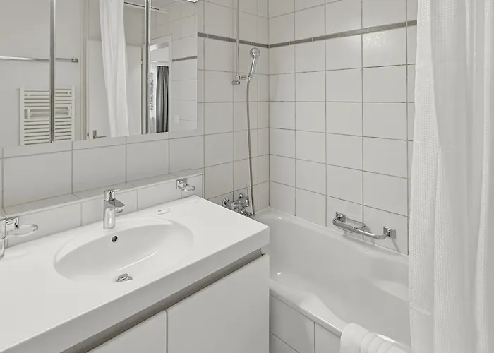 Beautiful, Quite And Very 2 Bedroom Flat Zürih