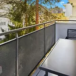 Beautiful, Quite And Very 2 Bedroom Flat *