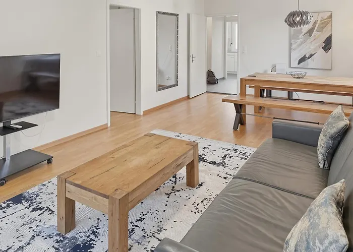 Beautiful, Quite And Very 2 Bedroom Flat * Curych