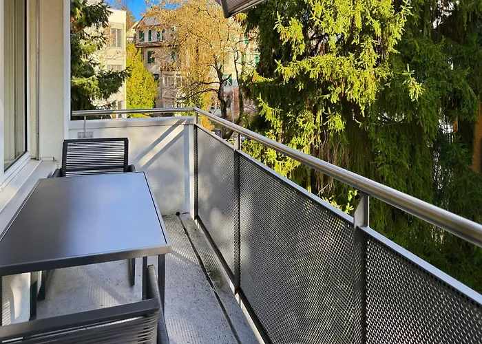 Beautiful, Quite And Very 2 Bedroom Flat Apartmán